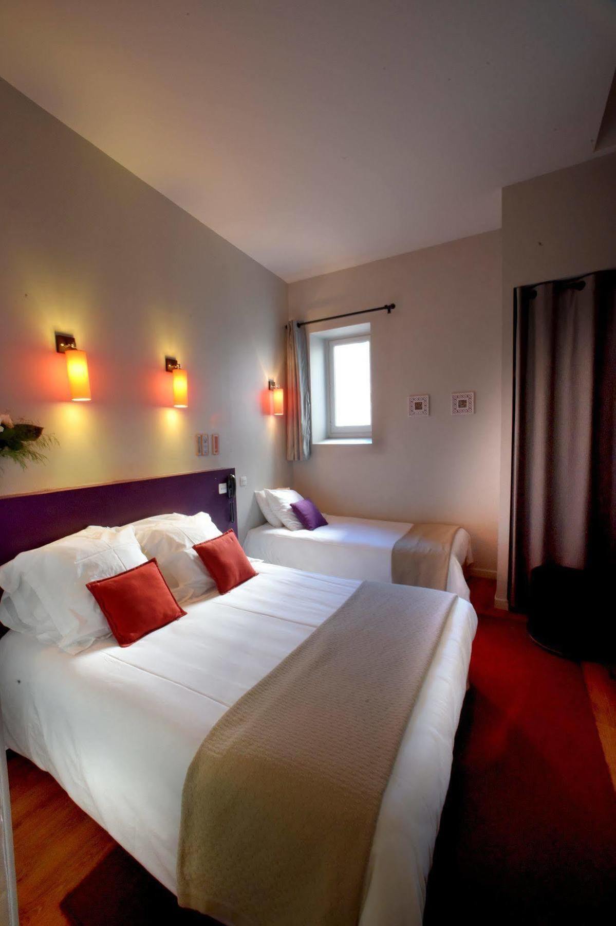 Hotelo Hotel